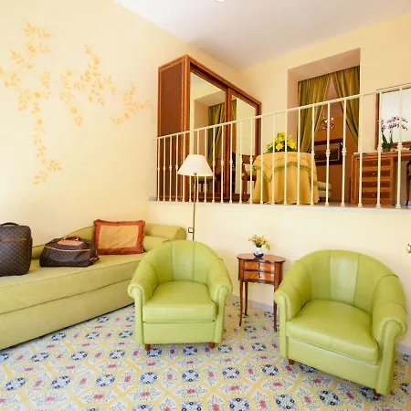 安蒂奇米拉酒店 4*