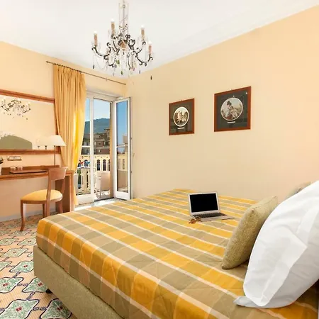 Antiche Mura Hotell 4*