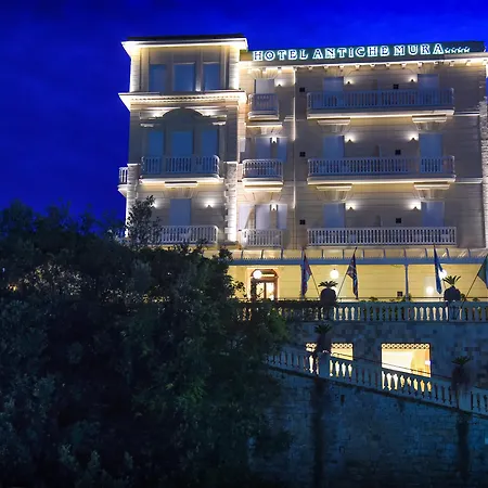 Hotel Antiche Mura 4*