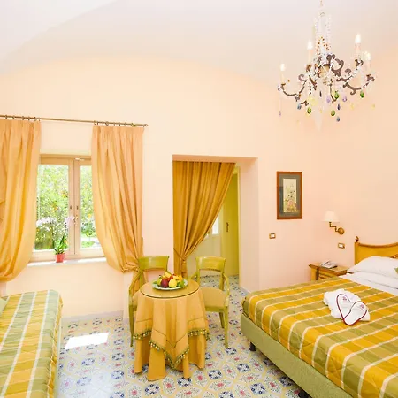 Отель Antiche Mura 4*